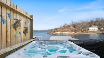 House, Multiple Beds, Hot Tub (Seawall Family Retreat) | Outdoor spa tub