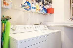 Apartamento, varias camas, acceso a la piscina (Second Wind) | Lavandería