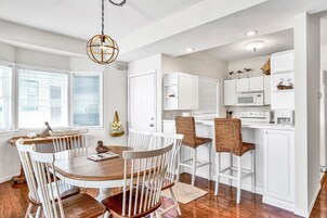 Condo, Multiple Beds, Pool Access (Second Wind) | 3 bedrooms, individually decorated, individually furnished, bed sheets