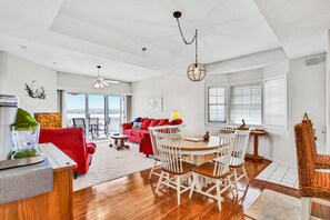 Lägenhet - flera sängar - tillgång till pool (Second Wind) | Vardagsrum