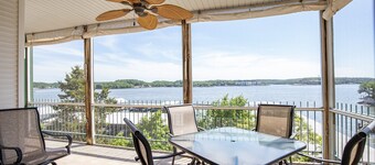 Breathtaking Views - Two Pools - Enclosed Balcony