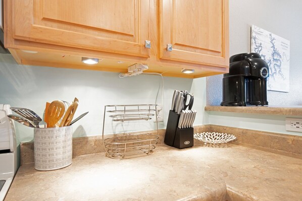 Condo, Multiple Beds, Patio (Paradise Point) | Interior