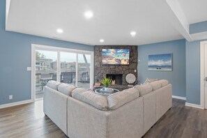 Leilighet, flere senger, terrasse (Castaway Cove Unit 9) | Oppholdsområde