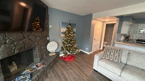 Living area - Our Cove Retreat - Perfect for Wave-free Swimming, Tanning & Prime Location Fun! (Lake Ozark)