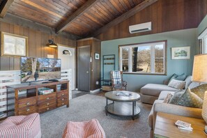 單棟房屋, 多張床, 露台 (Red Trout Cabin) | 客廳