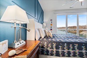 Condo, Multiple Beds, Jetted Tub (Queens Pointe) | 3 bedrooms, individually decorated, individually furnished, bed sheets