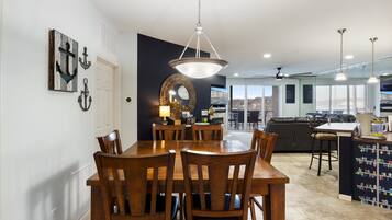 Condo, Multiple Beds, Jetted Tub (Queens Pointe) | 3 bedrooms, individually decorated, individually furnished, bed sheets