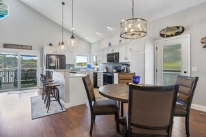 House, Multiple Beds, Patio (Island View) | 5 bedrooms, individually decorated, individually furnished, bed sheets