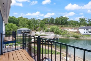 Lejlighed - flere senge - terrasse (Castaway Cove Unit 8) | Udsigt fra værelset