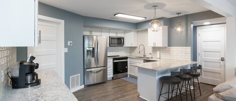 Appartamento, letti multipli, patio (Castaway Cove Unit 8) | Cucina privata