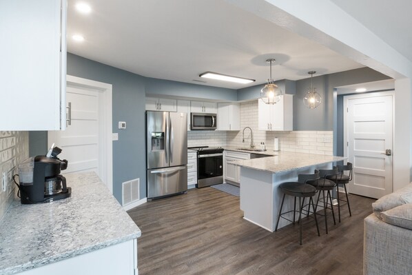 Apartamento, varias camas, patio (Castaway Cove Unit 8) | Cocina privada