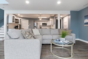 Appartement, Meerdere bedden, terras (Castaway Cove Unit 8) | Woonruimte