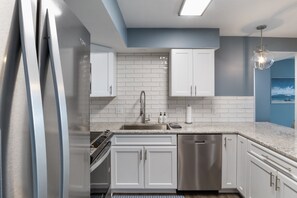 Condo, Multiple Beds, Patio (Castaway Cove Unit 8) | Private kitchen