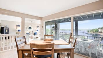 Appartamento, letti multipli, patio (Bellabello!) | 3 camere, con stile personalizzato, con arredamento individuale