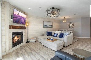 Lejlighed - flere senge - adgang til pool (Sunrise and Shine) | Opholdsområde