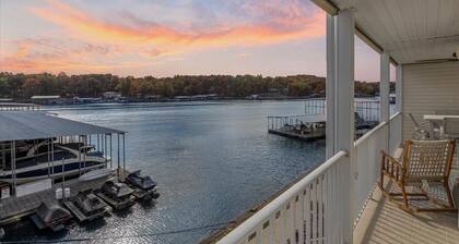 Newly Updated, Amazing Views, Boat Slip & Heated Pool