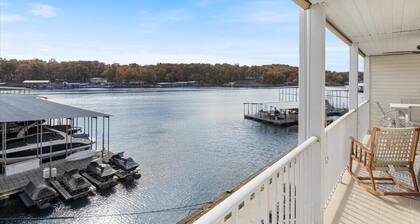Newly Updated, Amazing Views, Boat Slip & Heated Pool
