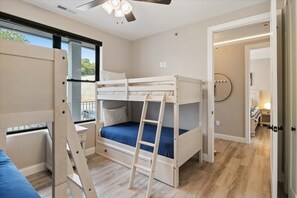 Appart'hôtel, plusieurs lits, accès piscine (The Nest on 4th) | 3 chambres, décoration personnalisée, ameublement personnalisé