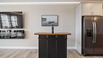 Condo, Multiple Beds, Pool Access (The Nest on 4th) | Interior