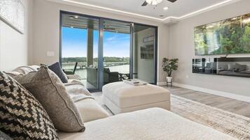 Condo, várias camas, acesso à piscina (The Nest on 4th) | Área de estar