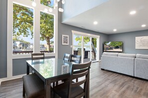 2 habitaciones, decoración personalizada y muebles diferentes 