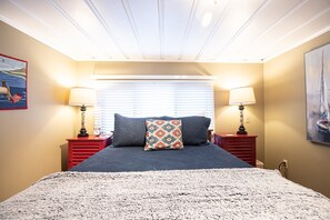 3 bedrooms, individually decorated, individually furnished, bed sheets