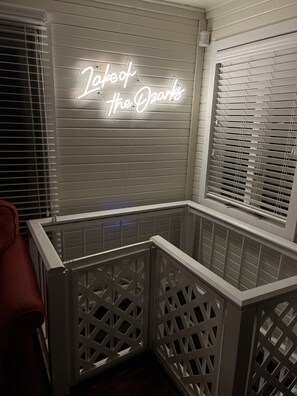 House, Multiple Beds, Jetted Tub (Stone Villa Cove) | Interior