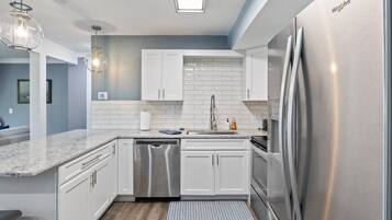 Condo, Multiple Beds, Patio (Castaway Cove Unit 2) | Private kitchen