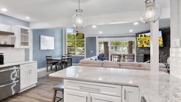 Condo, Multiple Beds, Patio (Castaway Cove Unit 2) | Interior