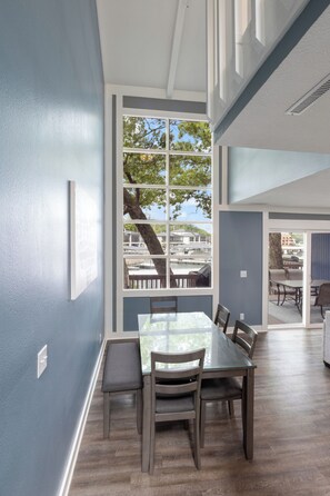 2 habitaciones, decoración personalizada y muebles diferentes 