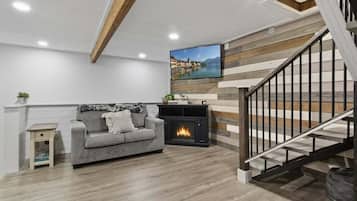 Casa, varias camas, patio (Melo Escape) | Área de sala de estar