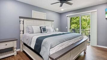 Rumah, Beberapa Tempat Tidur, patio (Lakation At Waters Edge) | Pemandangan dari kamar