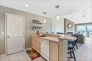 Bloc d'apartaments, diversos llits, pati (Happy Hollow) | Cuina privada