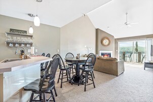 2 habitaciones, decoración personalizada y muebles diferentes 