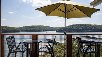 Condo, varias camas, patio (Happy Hollow) | Vista desde la habitación