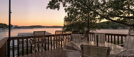 Khu ẩm thực ngoài trời