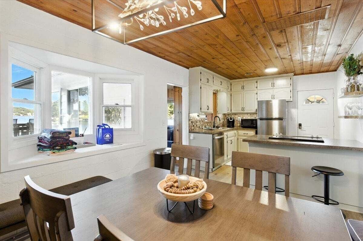 Casa, varias camas, patio (The Blue Bird) | 3 habitaciones, decoración personalizada y muebles diferentes 