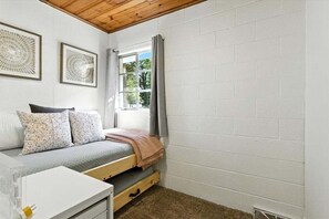 3 habitaciones, decoración personalizada y muebles diferentes 