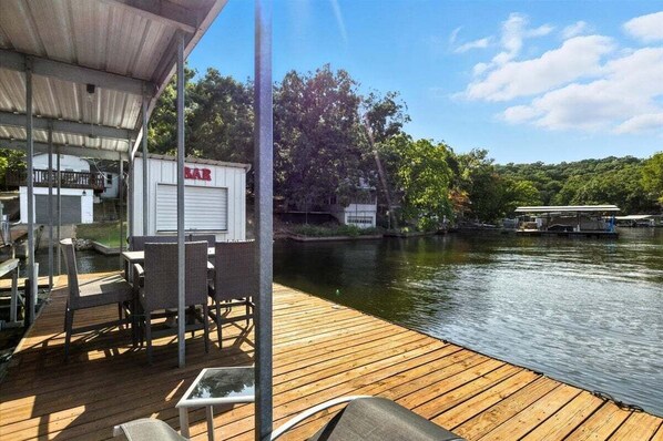 Tempat makan outdoor