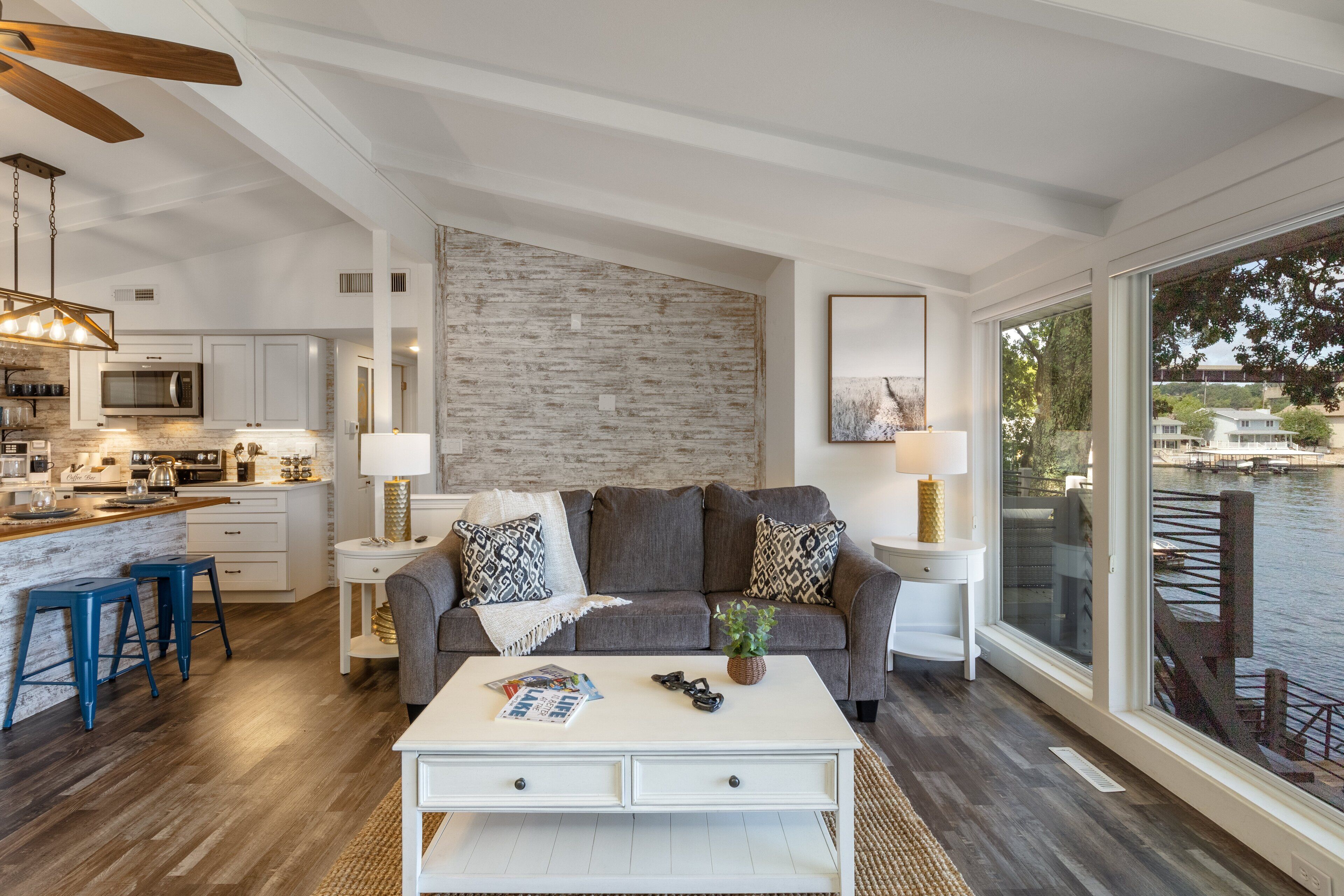 House, Multiple Beds, Patio (Ozark Family Fun) | Living area