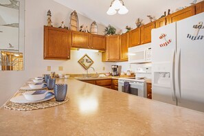 Lejlighed - 2 queensize-senge - adgang til pool (Pelican Point) | Privat køkken