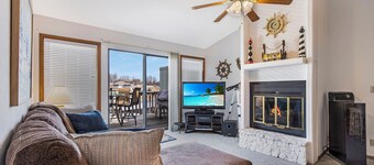 Amazing Lakefront Pool On Coveted Horseshoe Bend!