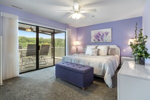 3 bedrooms, individually decorated, individually furnished, bed sheets - Lazydays Pet-friendly Condo w/ Pool & Slip at 3M (Osage Beach)