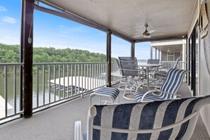 콘도, 침대(여러 개), 파티오 (The Splash Pad) | 객실에서 보이는 전망