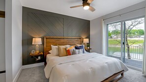 Ferienhaus, Mehrere Betten, Terrasse (Backwater Bliss) | 3 Schlafzimmer, individuell dekoriert, individuell eingerichtet