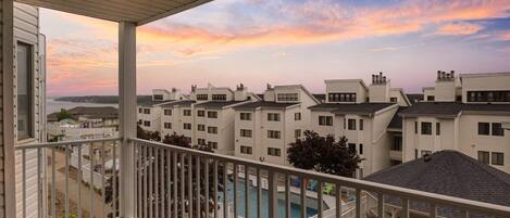 Appart'hôtel, plusieurs lits, patio (Golden Retreat) | Vue de la chambre
