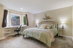 Condo, Multiple Beds, Patio (Golden Retreat) | 2 bedrooms, individually decorated, individually furnished, bed sheets