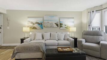 公寓式客房, 多张床, 露台 (Golden Retreat) | 起居区