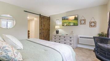 Condo, Multiple Beds, Patio (Golden Retreat) | 2 bedrooms, individually decorated, individually furnished, bed sheets