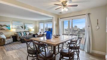 2 bedrooms, individually decorated, individually furnished, bed sheets